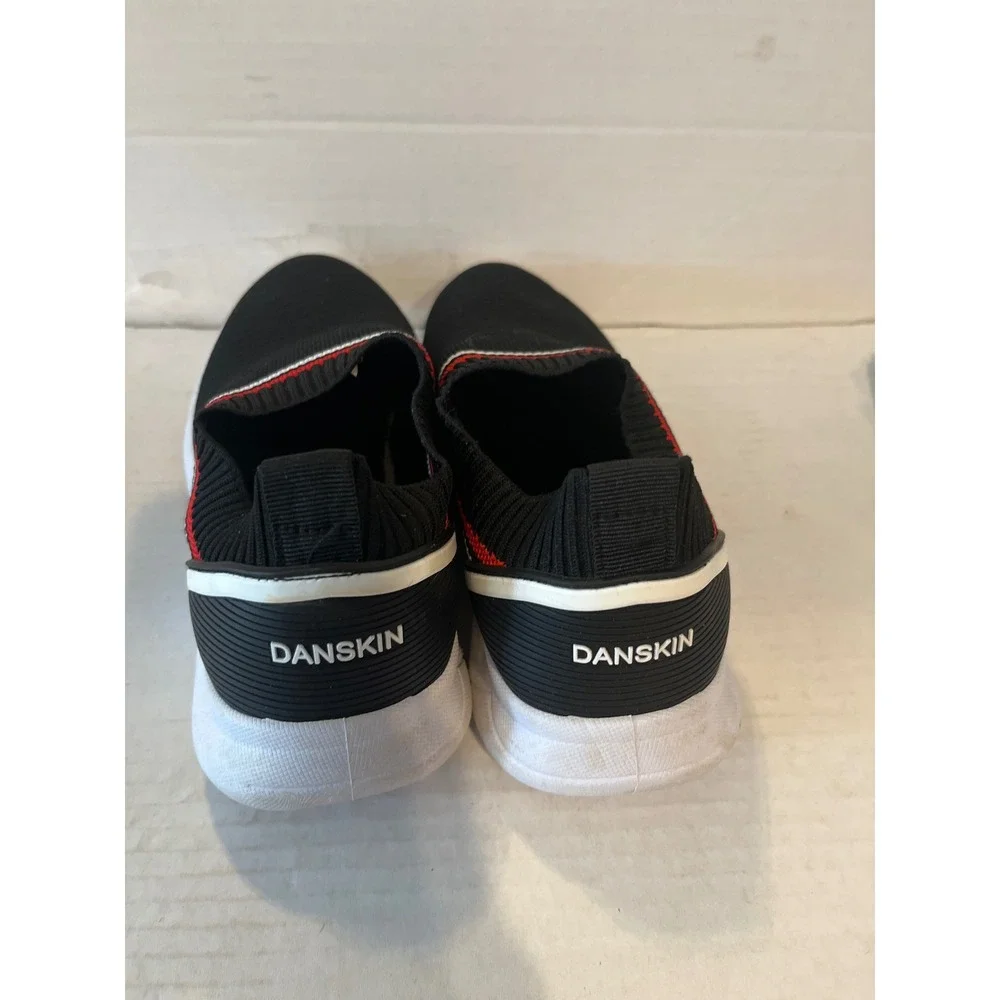 Danskin Charm Womens Black Knit Slip On Sneakers Red White‎ Stripe Size 7 Vegan